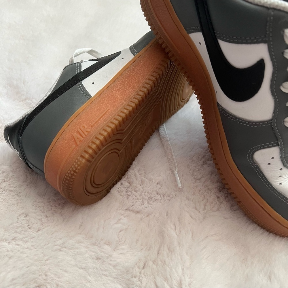 Nike AF1 - Air Force 1 *RARE COLOR* - Picture 9 of 9